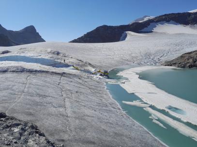 Lac glaciaire à Pralognan-la-Vanoise, en Savoie