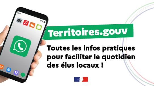 Visuel d'une main tenant un téléphone comportant le pictogramme Whatspp