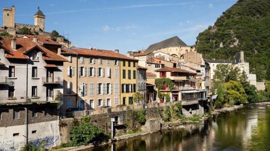 Le bien-vivre territorial dans les petites villes : une analyse de la vie culturelle des jeunes à Foix